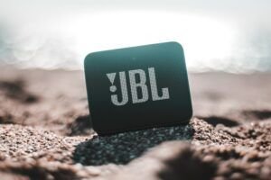 KICKER Vs JBL SPEAKER