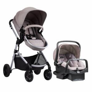 CAR SEAT THAT TURNS INTO A STROLLER